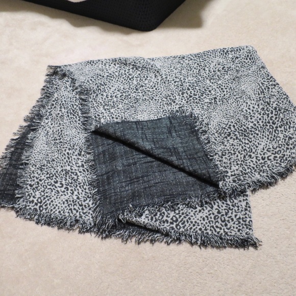 Leopard Print Winter Scarf - Picture 8 of 8